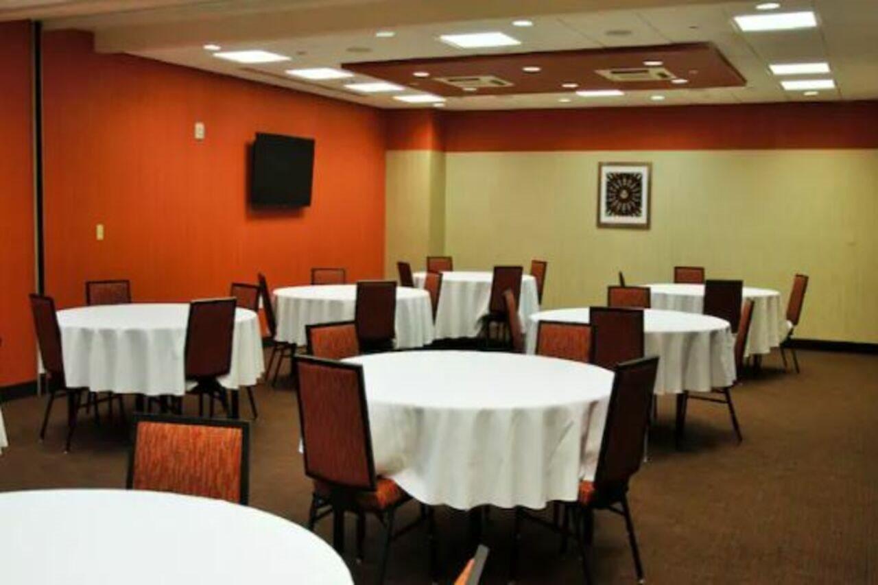 Hampton Inn & Suites Cincinnati / Uptown - University Area Экстерьер фото