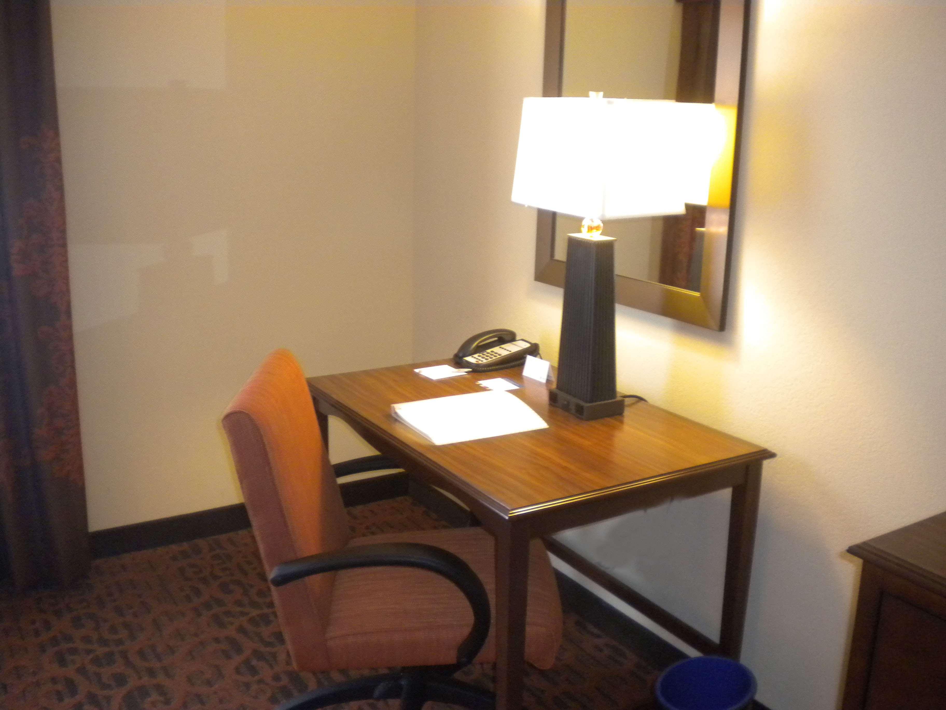 Hampton Inn & Suites Cincinnati / Uptown - University Area Номер фото