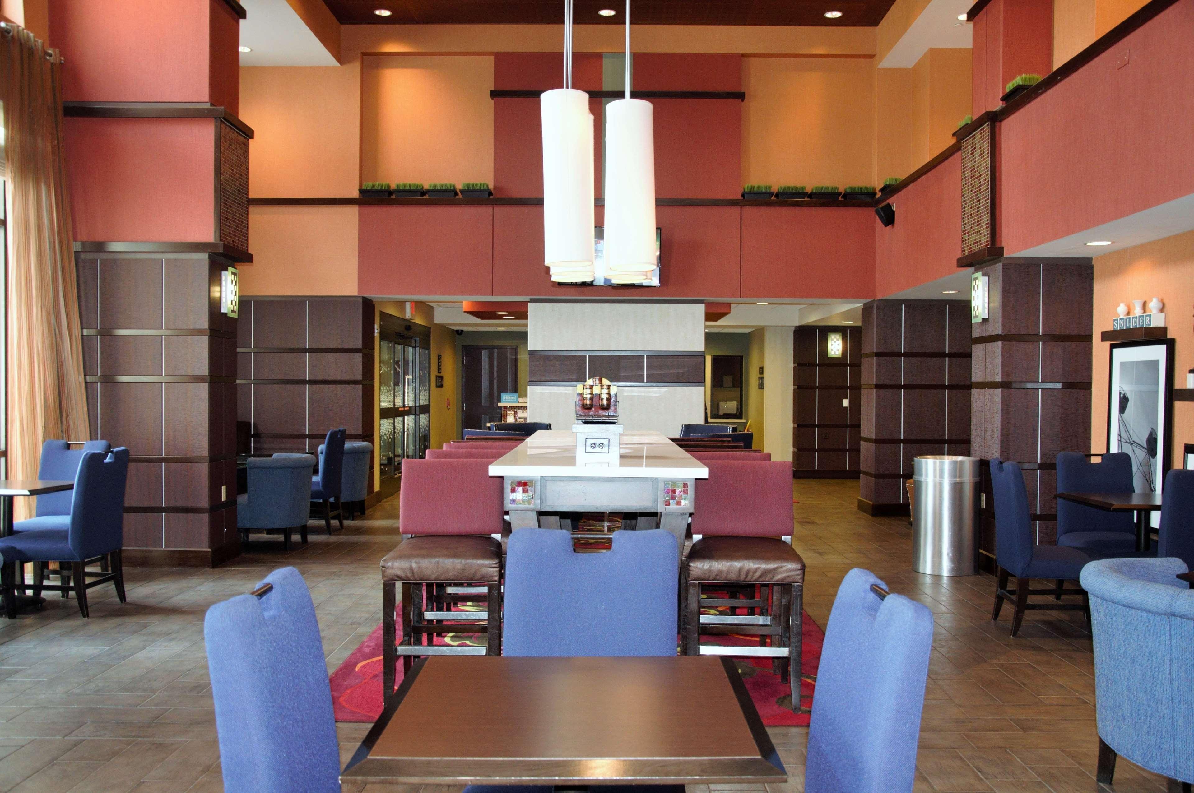 Hampton Inn & Suites Cincinnati / Uptown - University Area Экстерьер фото