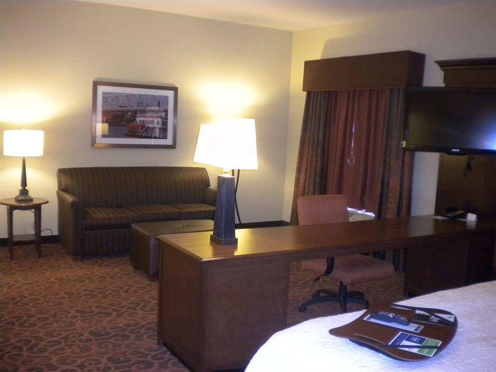 Hampton Inn & Suites Cincinnati / Uptown - University Area Экстерьер фото