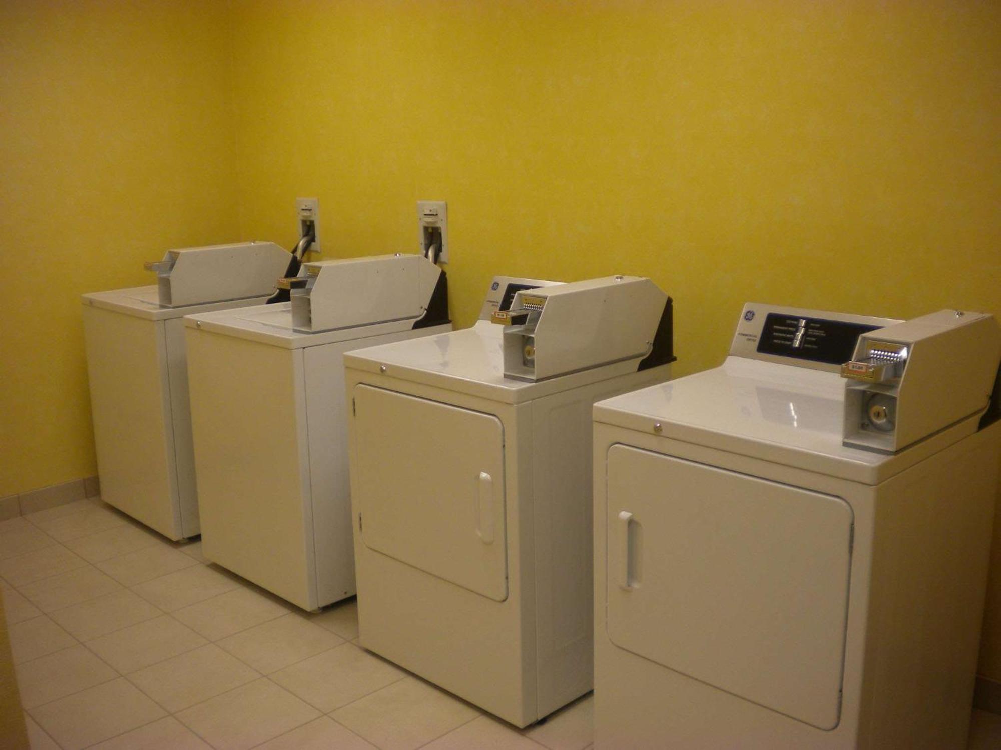 Hampton Inn & Suites Cincinnati / Uptown - University Area Экстерьер фото