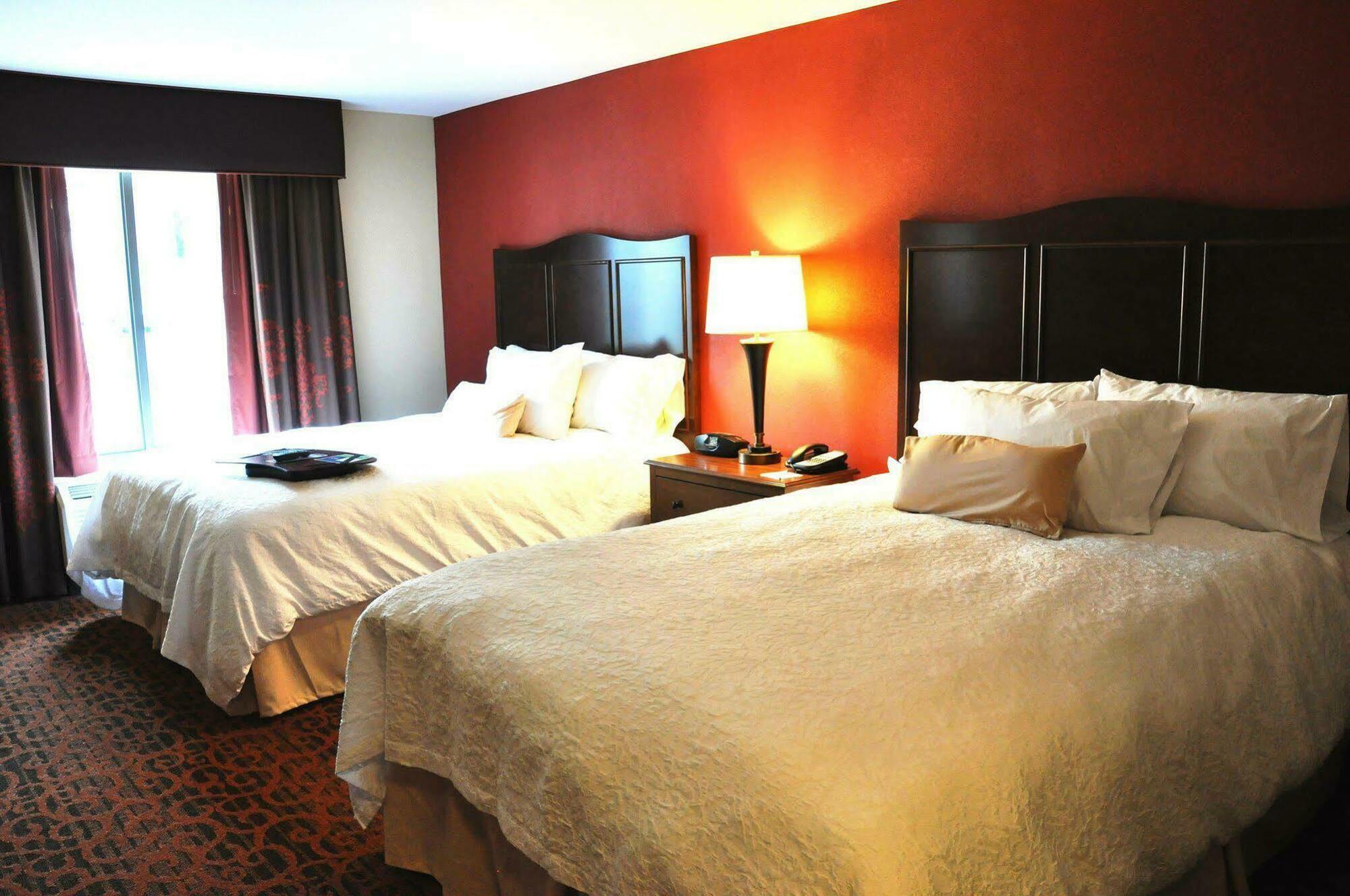 Hampton Inn & Suites Cincinnati / Uptown - University Area Номер фото